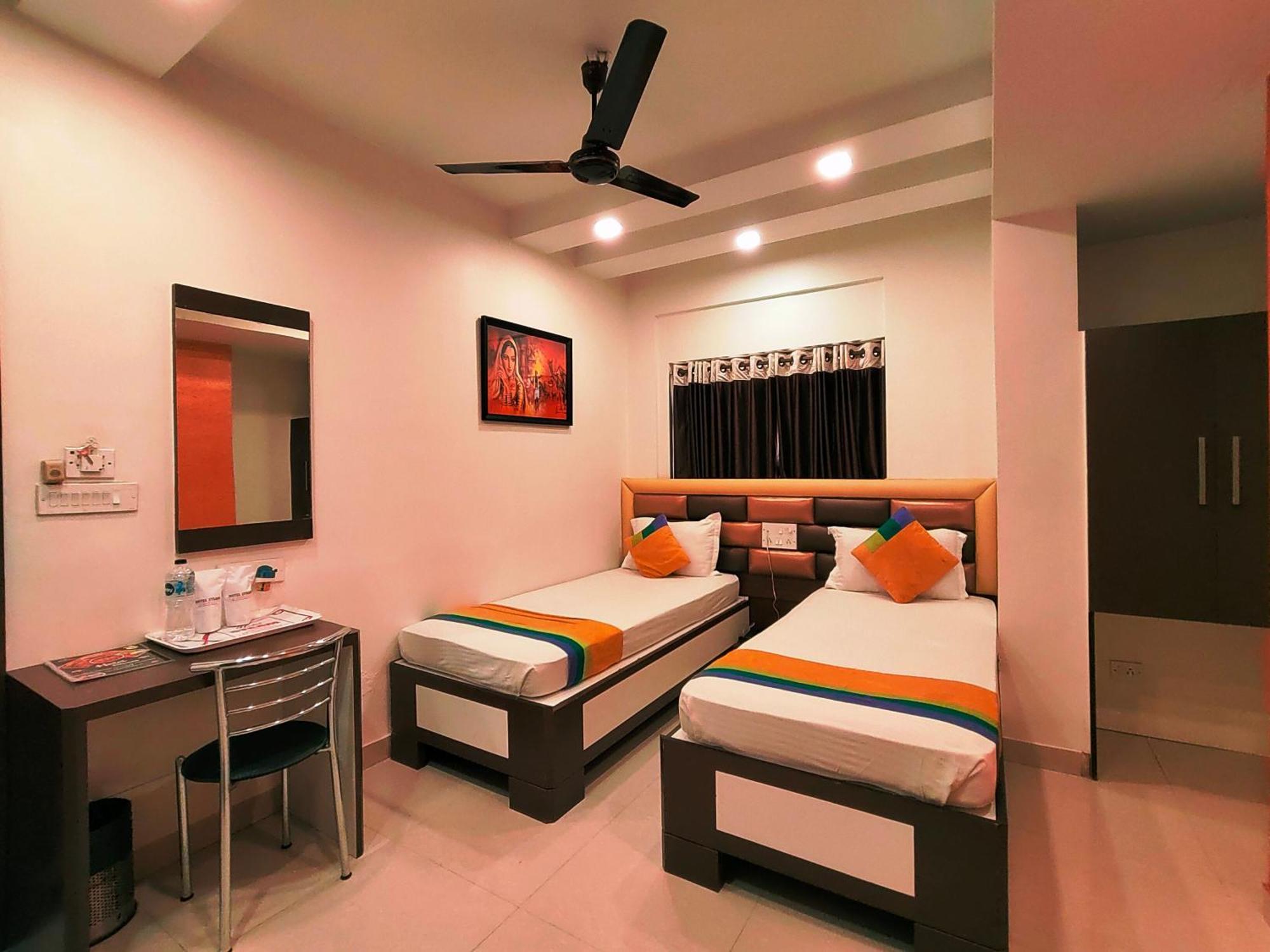 Hotel Steam Calcutta Extérieur photo